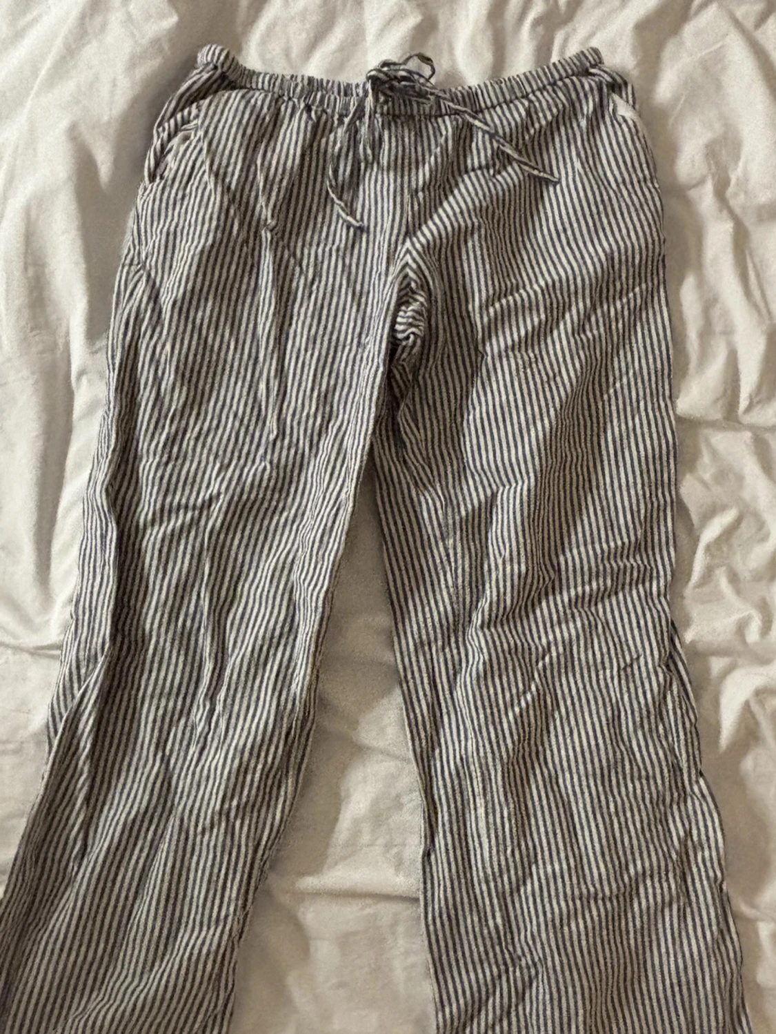 Randiga byxor med snörning - 1