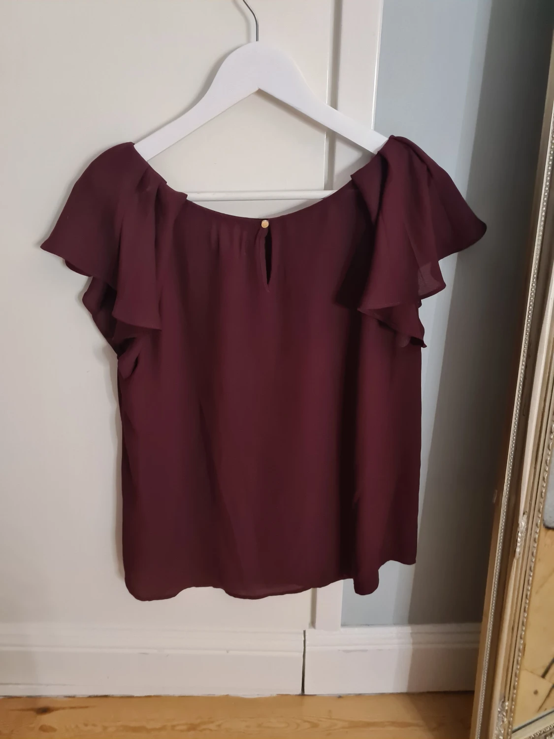 Vinröd blus från Holly & whyte  - 1