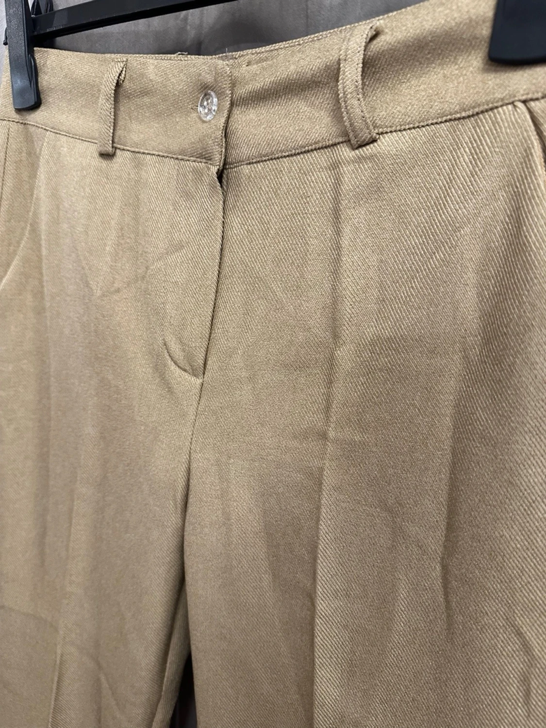 Beige kostymbyxor från H&M - 1