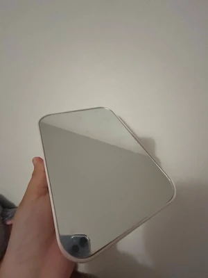 Spegel - Jag har köpt en annan och vill bara sälja den här priset kan diskuteras🤍