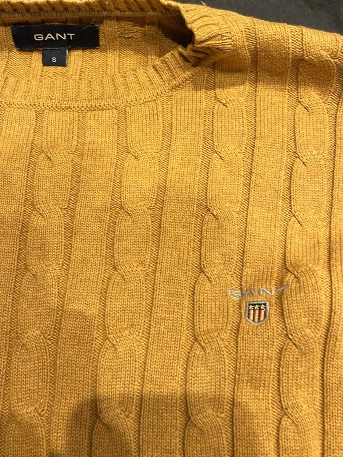 Gul kabelstickad tröja från Gant - 1