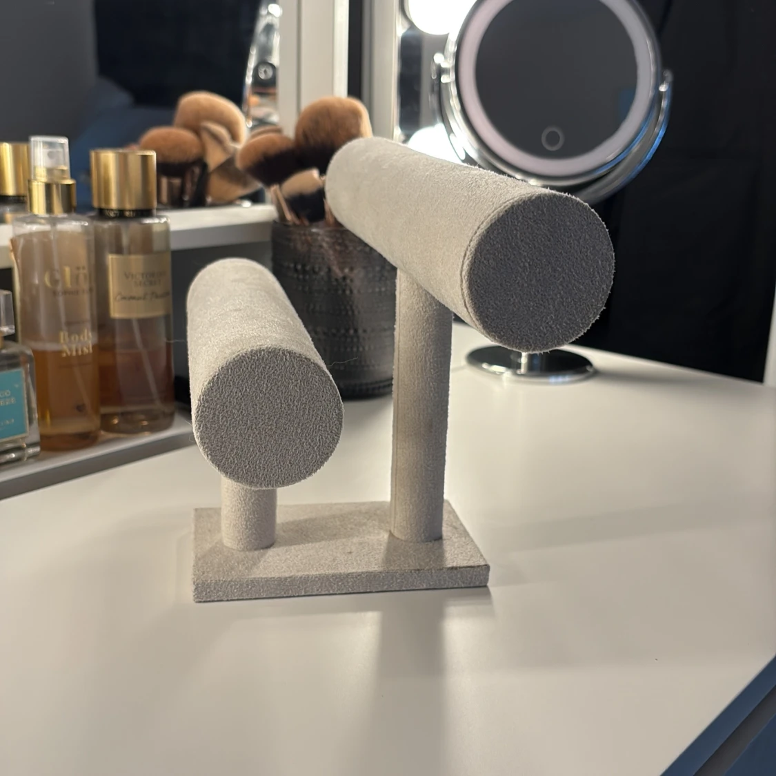 Smyckes hållare  - 1