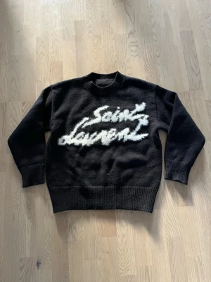Yves saint laurent knit - Svart/vit. Storlek S