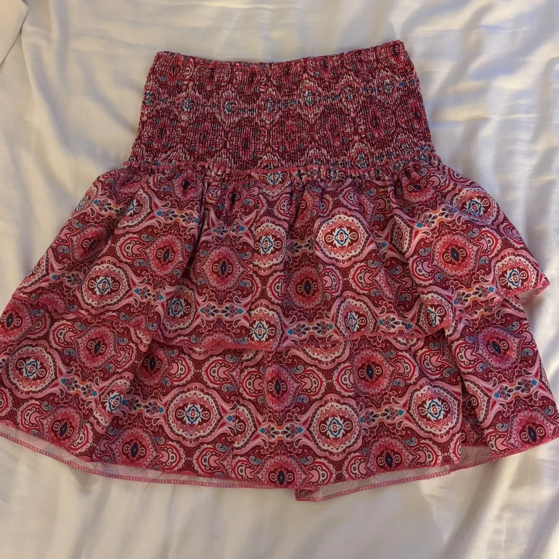 Rosa mönstrad volangkjol