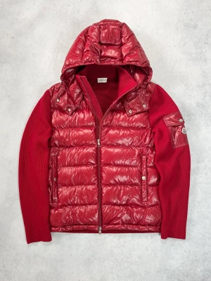 Moncler maglione tricot cardigan jacket - – Condition: 9/10, flawless  – Retail price: 10 000 + SEK  Please note that Moncler runs small, we recommend going up one size from your usual size.
