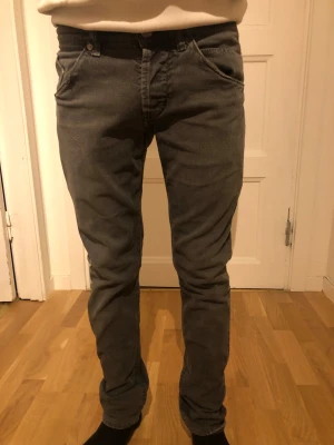 Dondup - Dondup jeans storlek 29