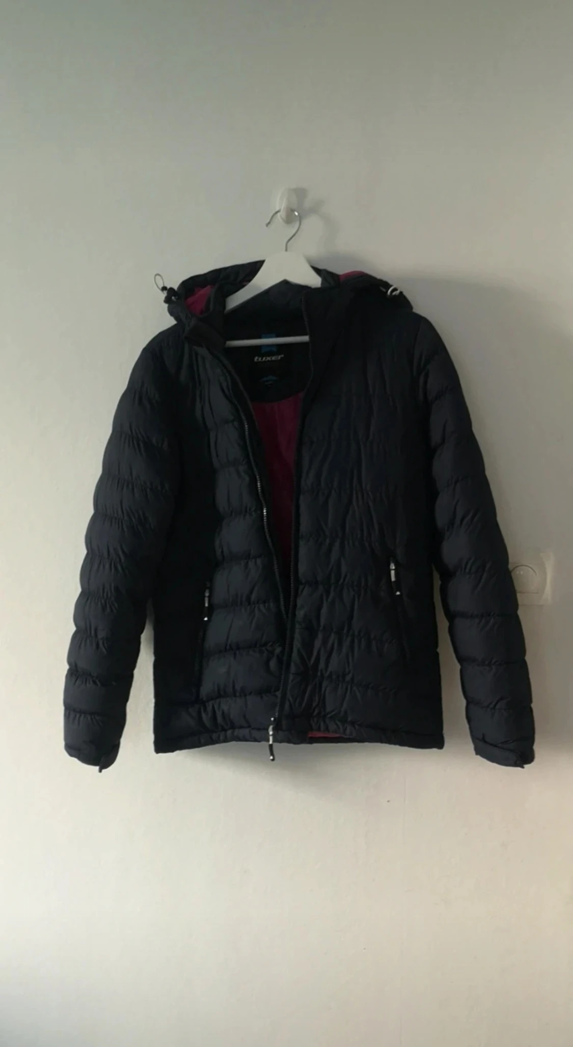 Mörkblå pufferjacka från Tuxer - 1
