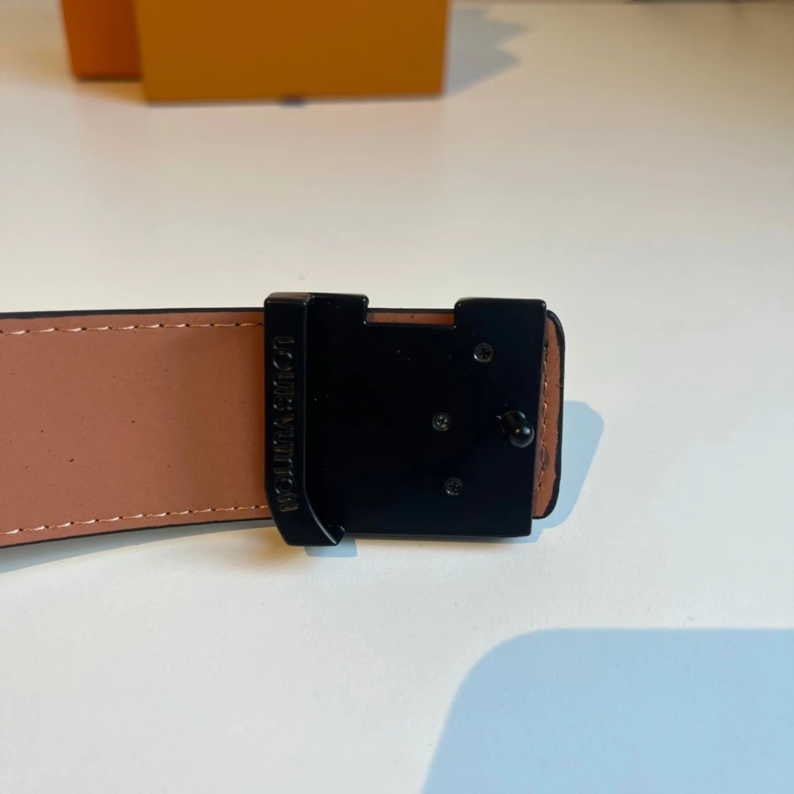 Rutigt bälte från L V - 2