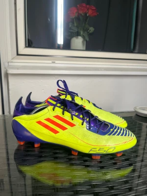 Adidas F50 Adizero - Adidas F50 Adizero i perfekt kondition. Size: 42 2/3