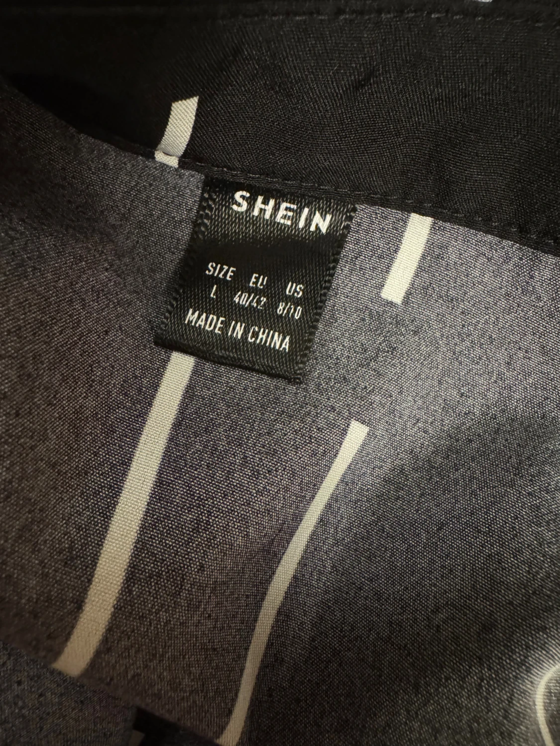 Svart-vit mönstrad skjortklänning SHEIN - 2