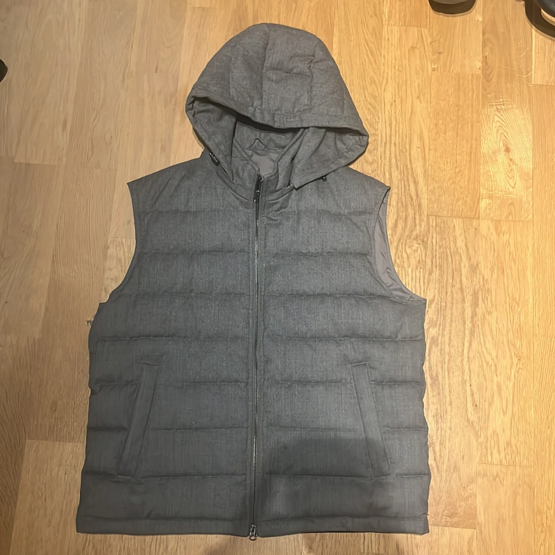 Grå pufferväst från Bruun & Stengade XL