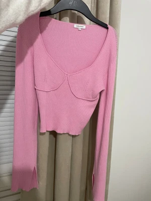 Jätte fint skick  - Rosa långärmad topp med slits vid armen jätte fint skick 1-2 gånger använd storlek S