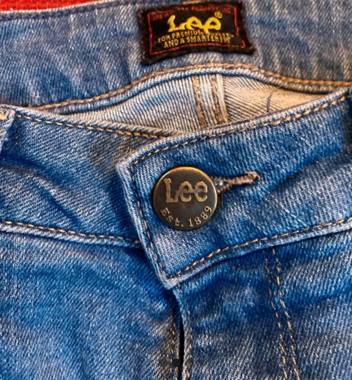 Utsvängda jeans - 1