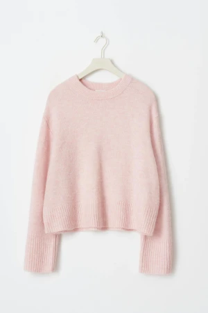 Rosa stickad tröja från Gina Young💕 - Säljer denna jätte fina stickade tröja från Gina Young💕 den är knappt använd💕 den är storlek 170 så ungefär xs/s💕