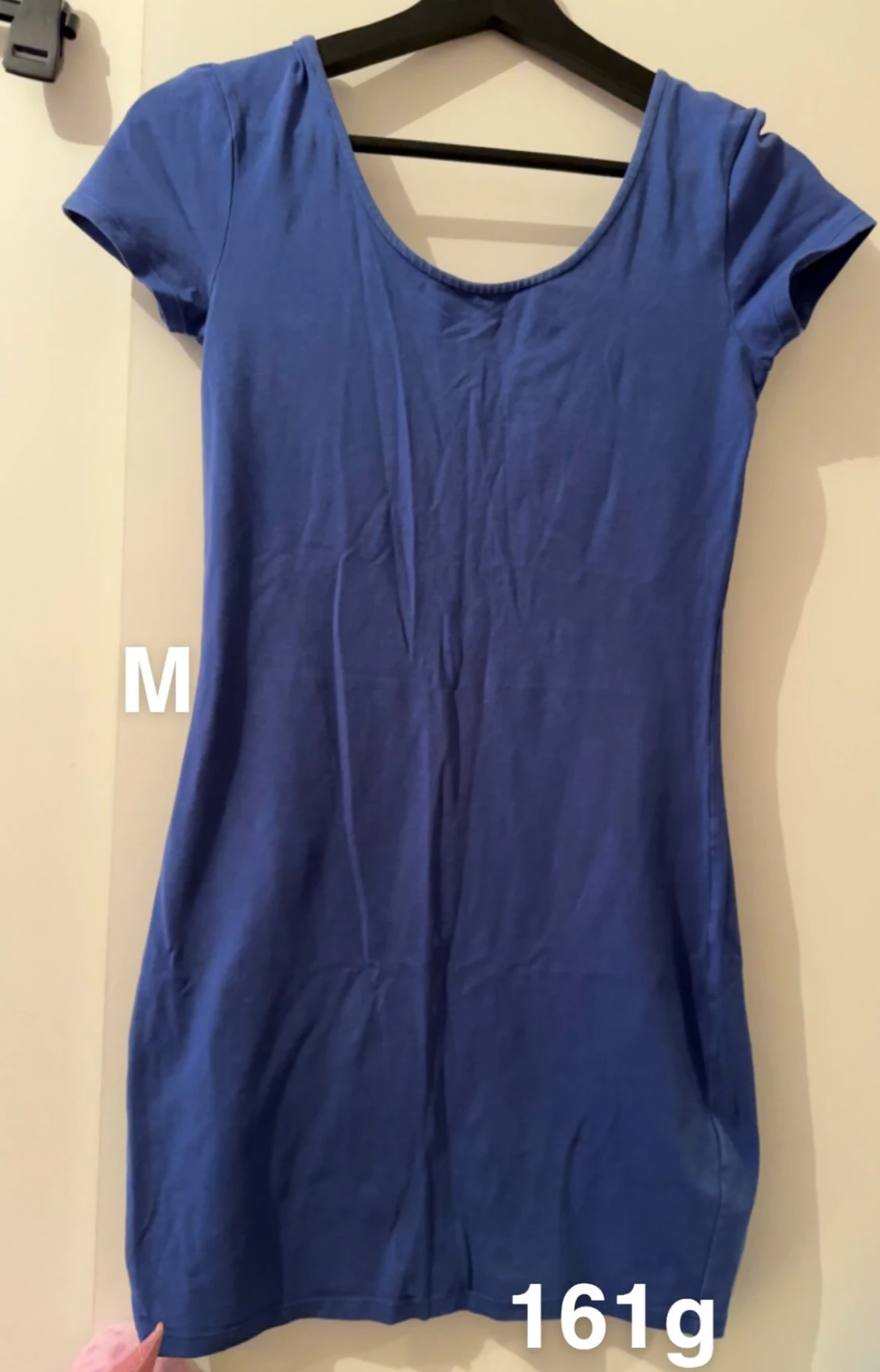 Blå kortklänning med rund hals