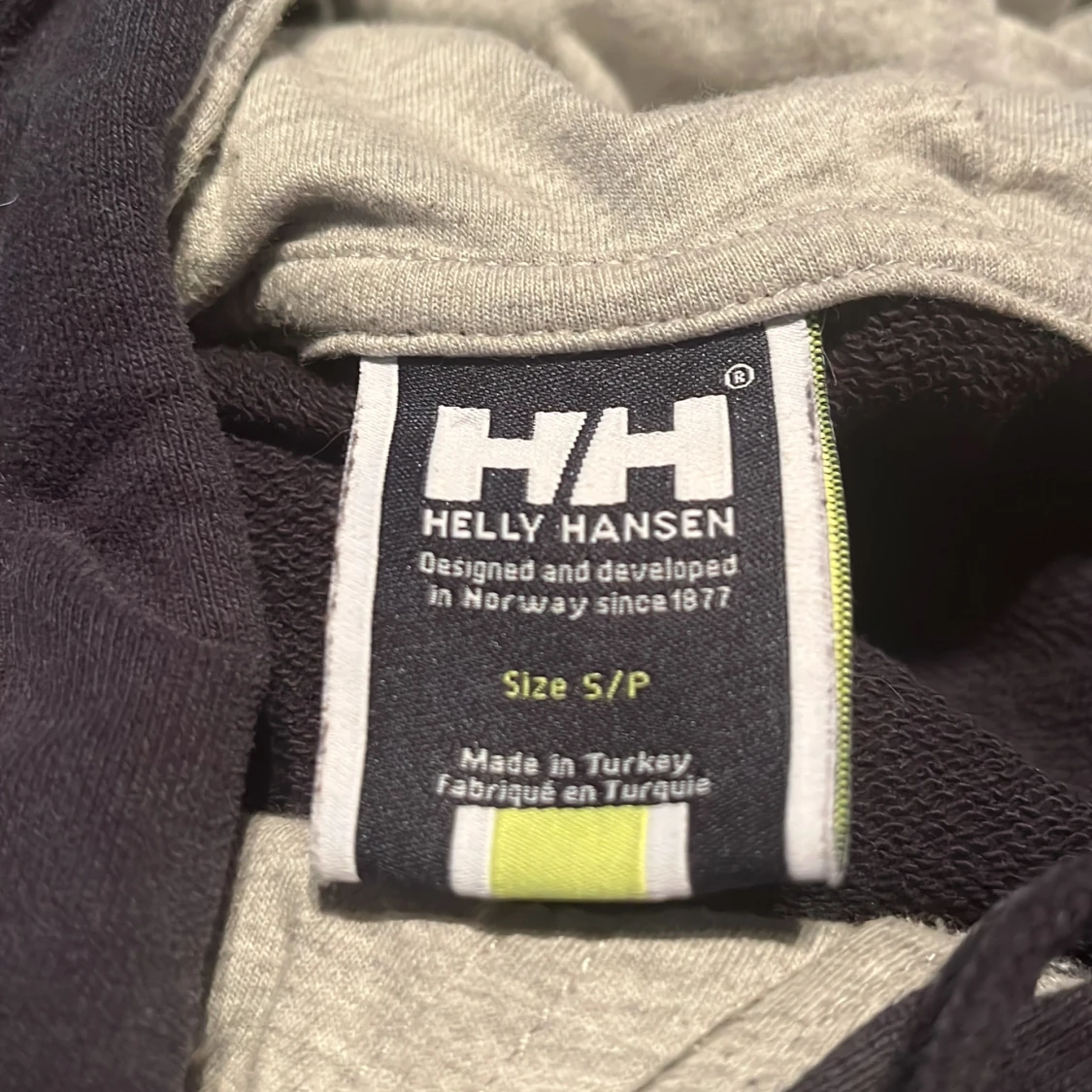 Svart hoodie från Helly Hansen S - 2