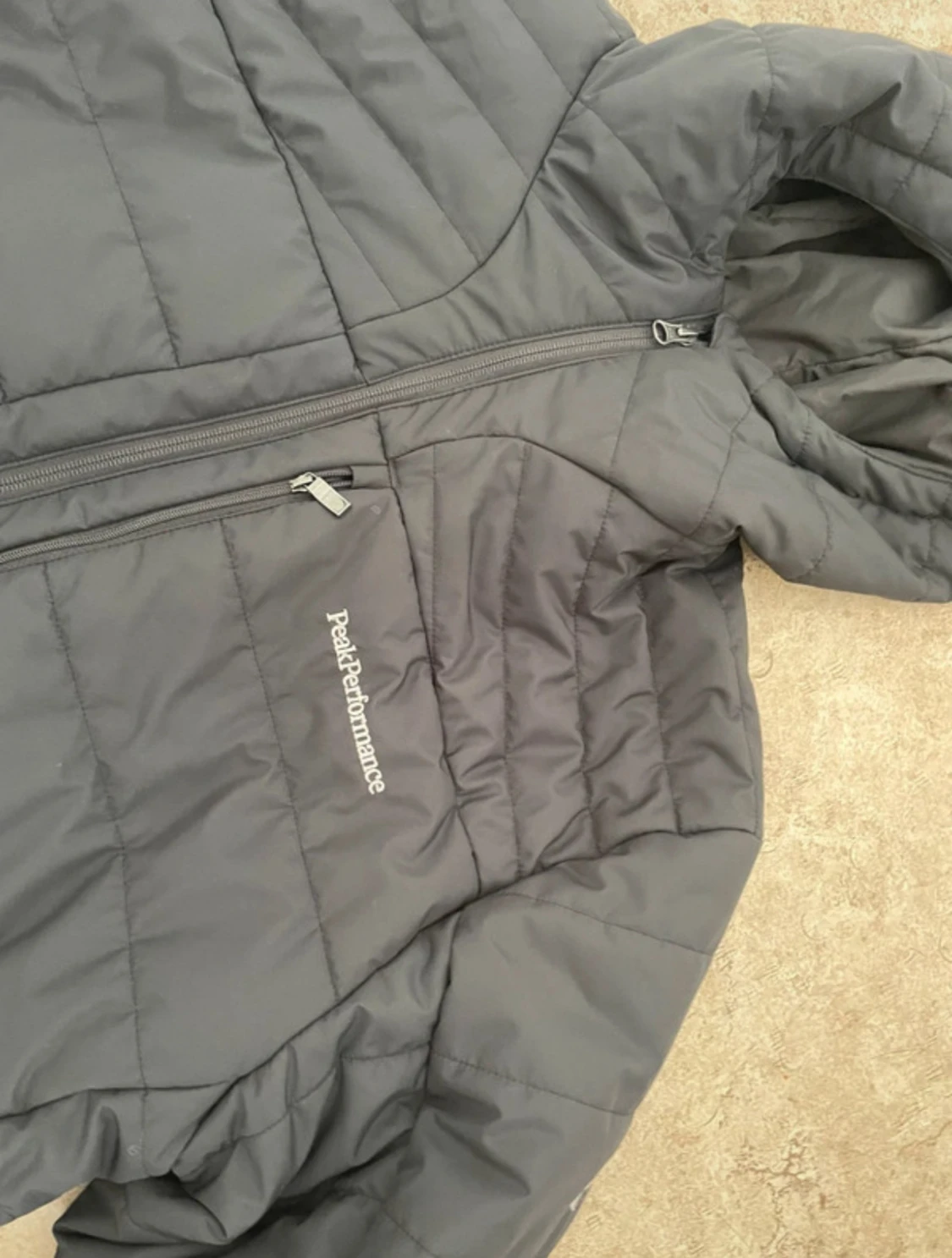 Svart dunjacka Peak Performance - 3