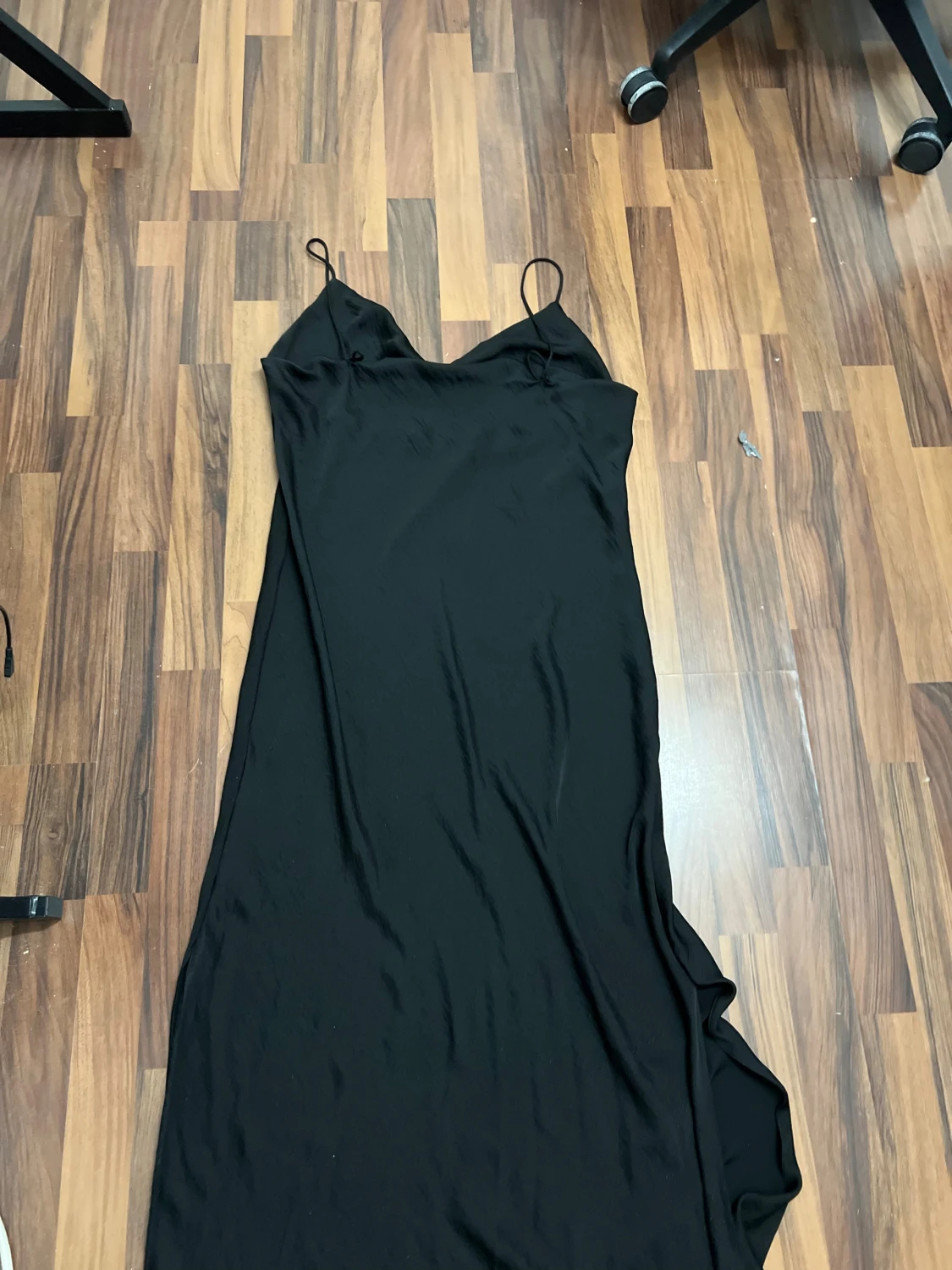 Svart långklänning från ASOS DESIGN - 4