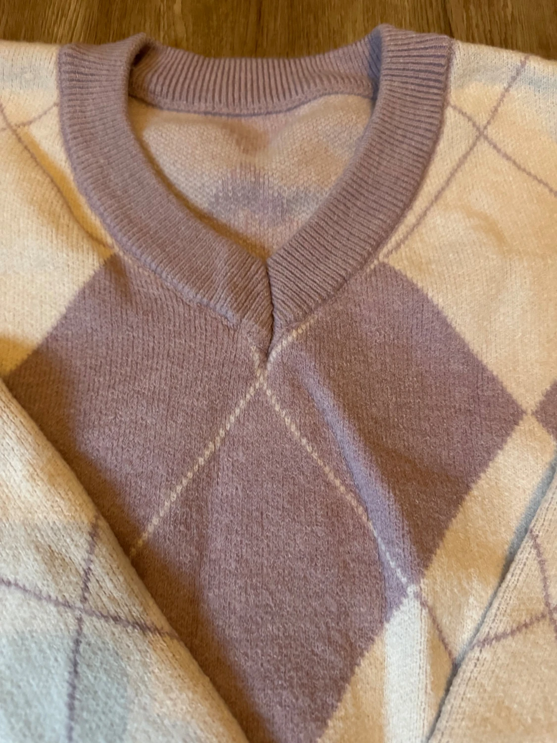 Ljuslila och bege rutig stickad tröja - 2