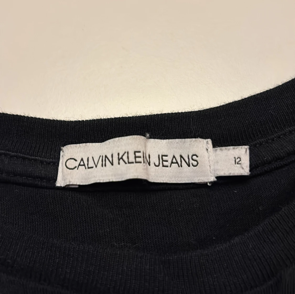 Svart t-shirt från Calvin Klein Jeans - 2