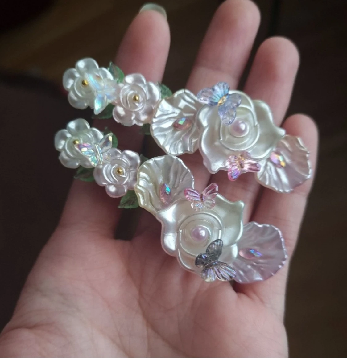 Pärlemorskimrande hårspännen  - 1