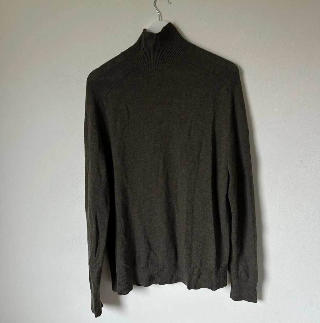 Mörkgrön Uniqlo polotröja - 1