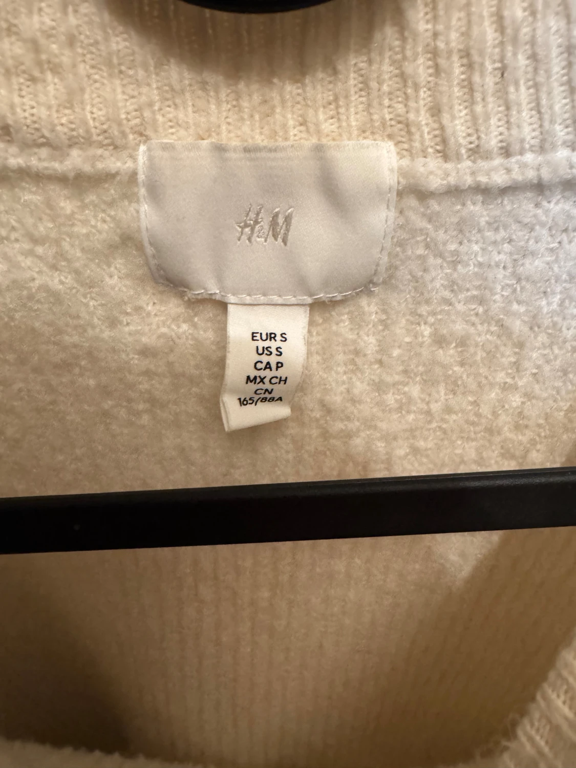 Beige stickad tröja från H&M - 1