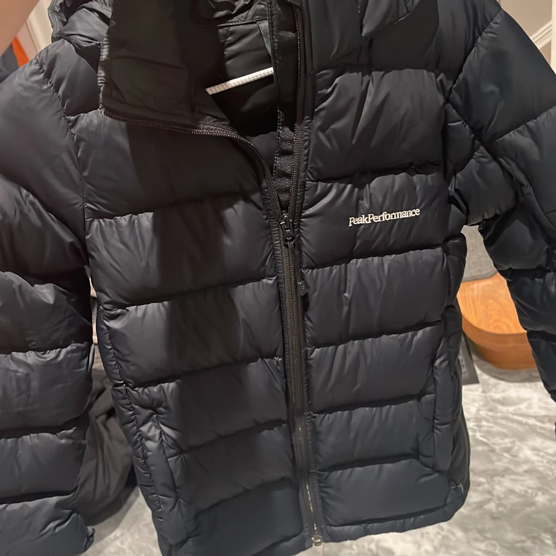 Svart dunjacka Peak Performance storlek 150 - 4