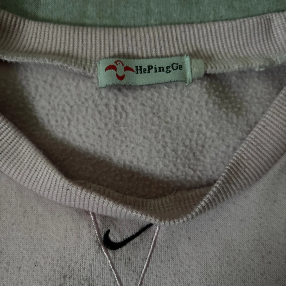 Ljusrosa sweatshirt från HePingGe - 1