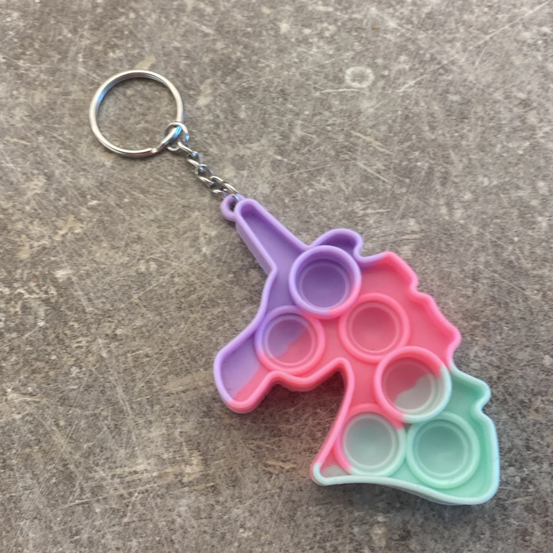 Pastellfärgad enhörning pop it nyckelring - 1