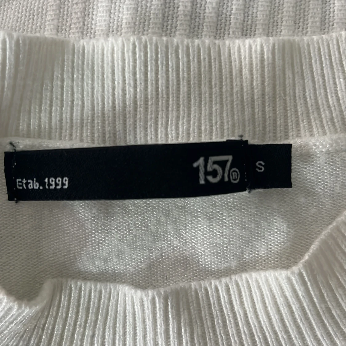 Vit stickad tröja från 157, S - 2