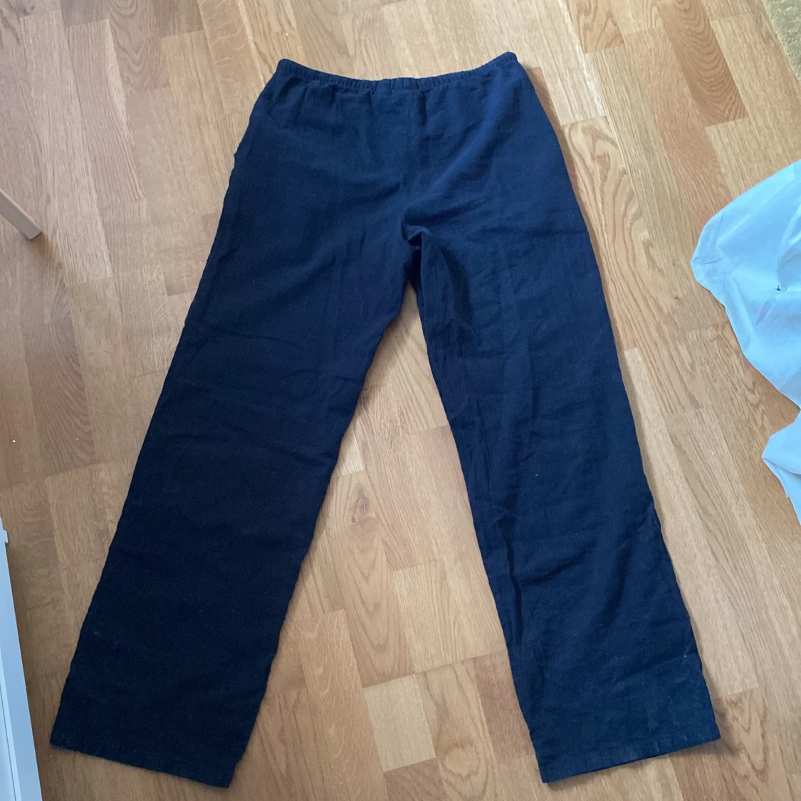 Svarta linnebyxor från Gina Tricot - 2