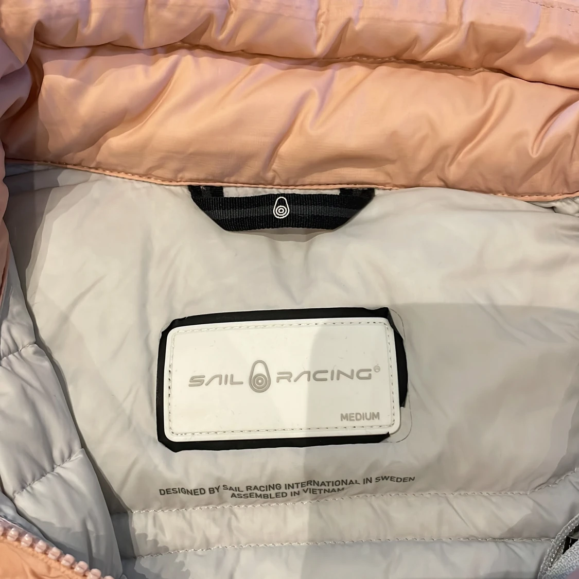 Ljusrosa pufferjacka från Sail Racing - 3