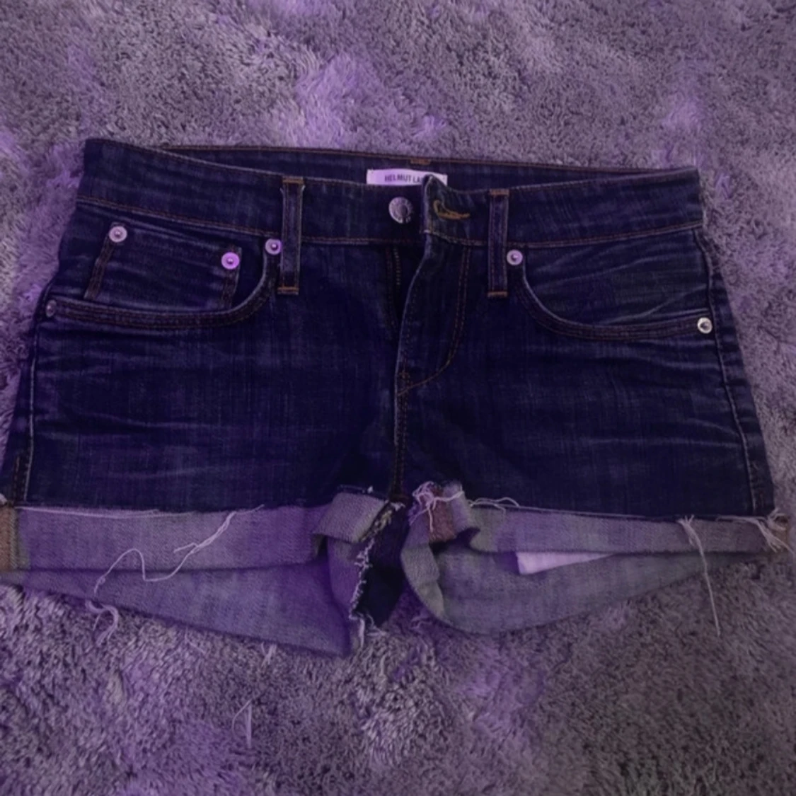 Mörkblå jeansshorts från Helmut Lang