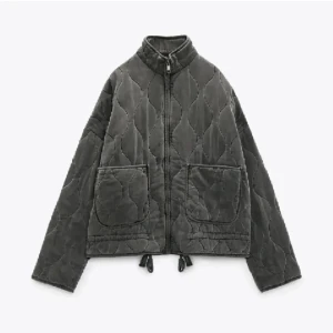 ZARA JACKA - grå höst jacka från zara. knappt använd. pris kan diskuteras vid snabb affär