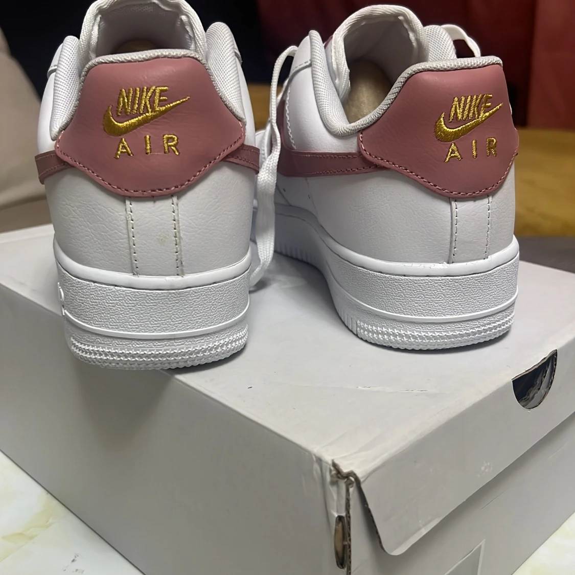Nike Air Force 1 vit/rosa/guld - 4