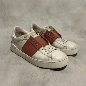 Valentino open  - Ett par jättefina valentino skor i jättebra skick!