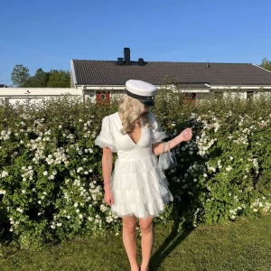 Studentklänning - Student eller konfirmationsklänning med volanger