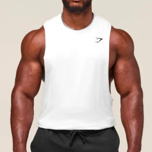 Gymshark linne - Säljer dessa träningslinnen från gymshark då dem ej används. Finns både i vitt och mörkblått. Dem är i nyskick och har används fåtal gånger. Nypris 299kr/styck. Säljer för 85kr styck men 140kr för båda!