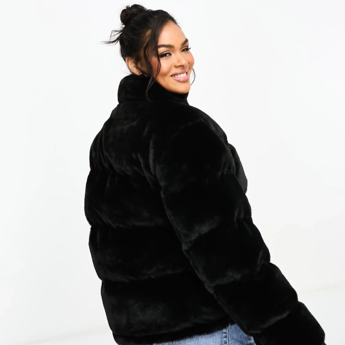 Svart teddyjacka från Tommy Jeans - 2