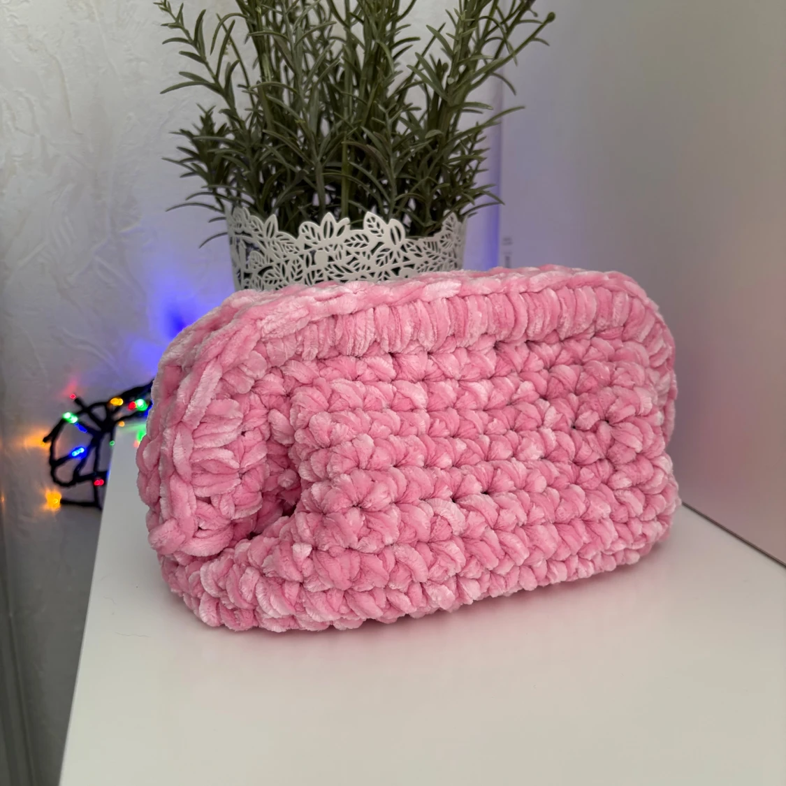 Virkad necessär (clutch bag), med ihopfälld bar ram - 1