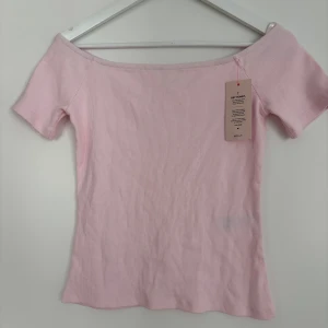 Rosa off shoulder topp - Helt ny med prislapp kvar!
