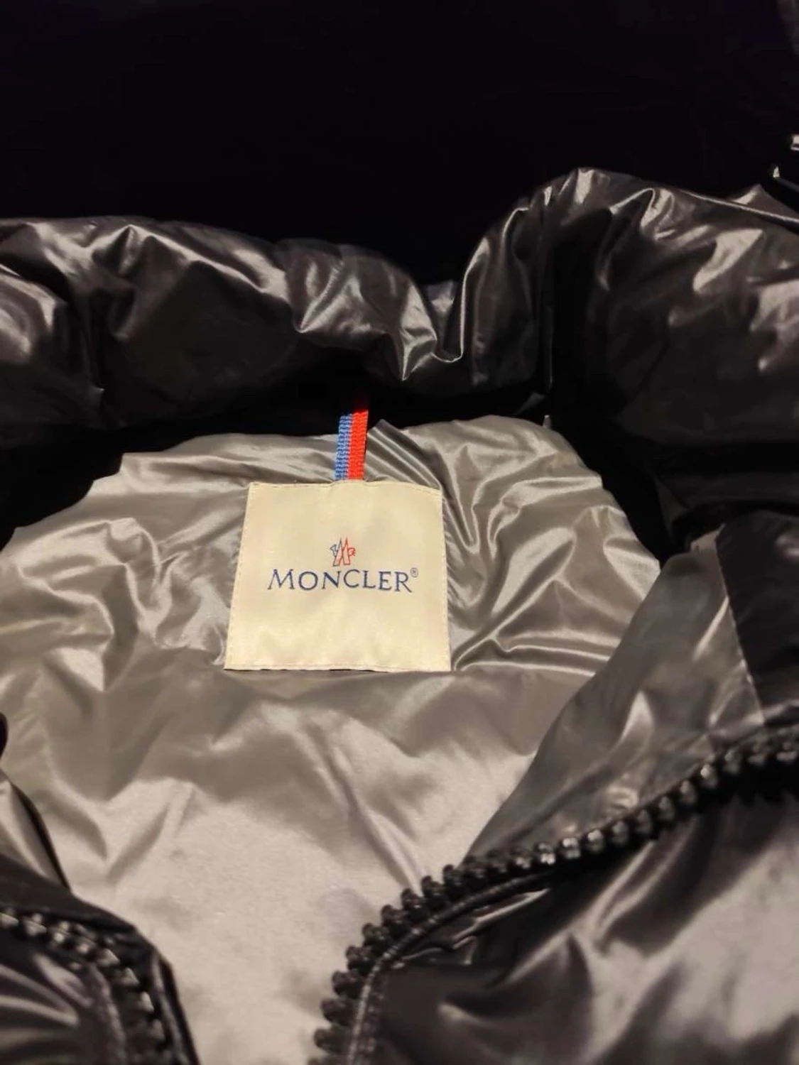 Svart Moncler dunjacka med huva - 4