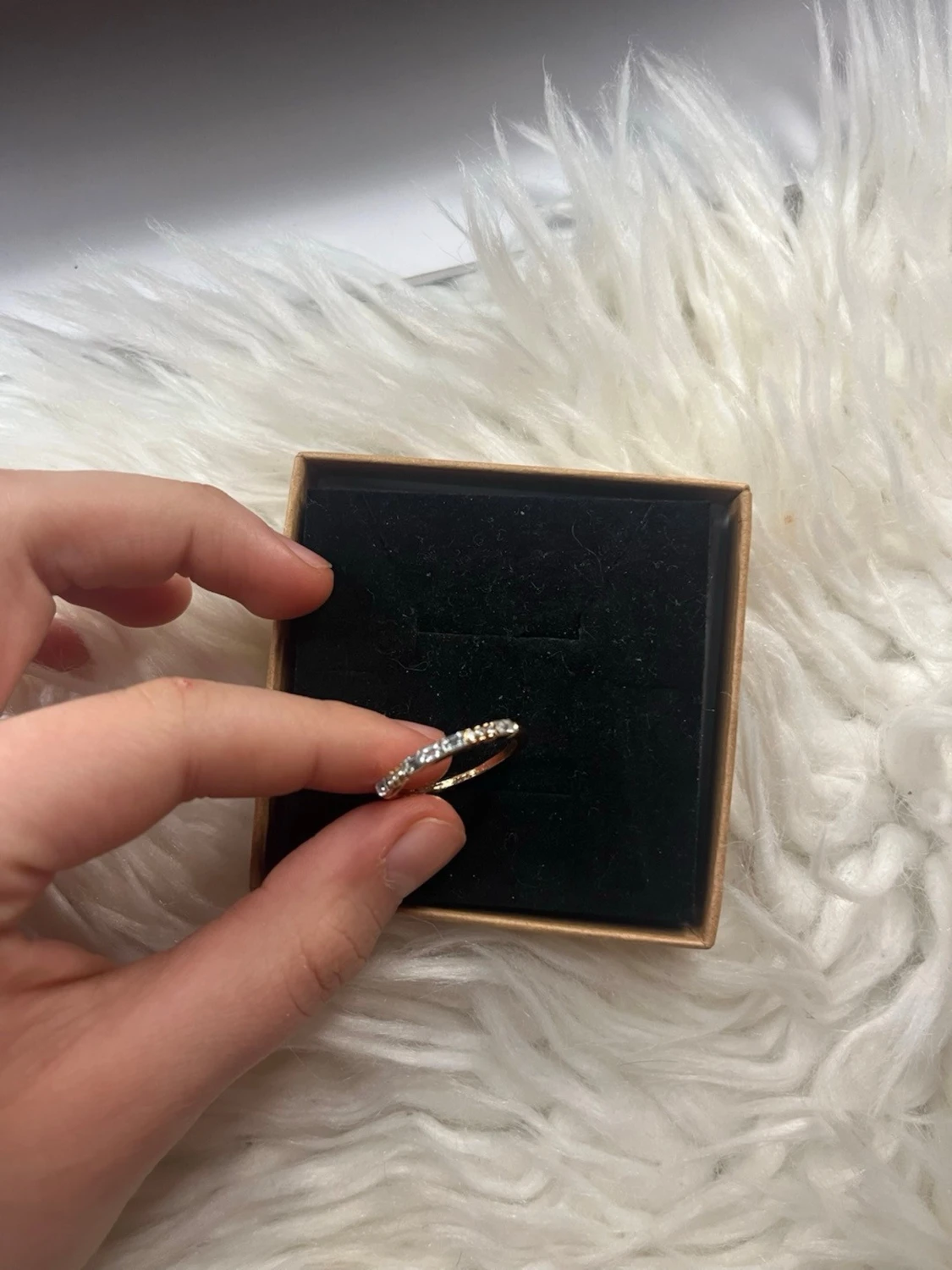 Silverring med gnistrande stenar - 2