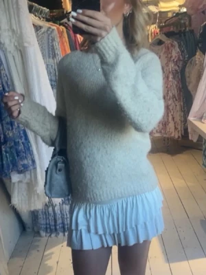 Beige stickad tröja  - Mysig tröja från VeroModa mycket bra skick!! Skriv för fler bilder 