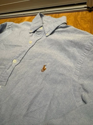 Ralph Lauren skjorta - Schysst Ralph Lauren skjorta i storlek S. Den är i mycket bra skick! Hör av er vid eventuella funderingar!✅