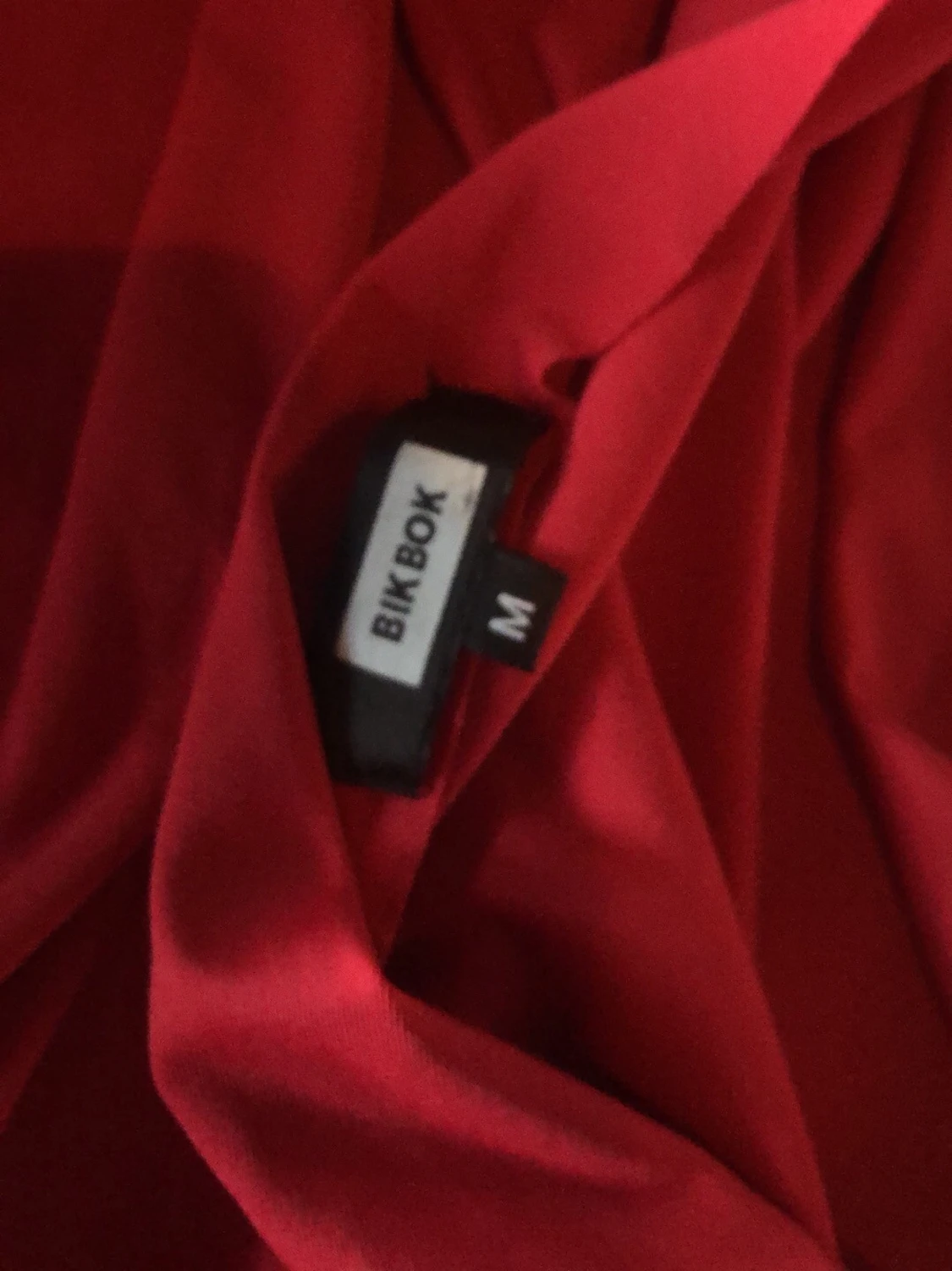 Röd asymmetrisk klänning Bik Bok - 1