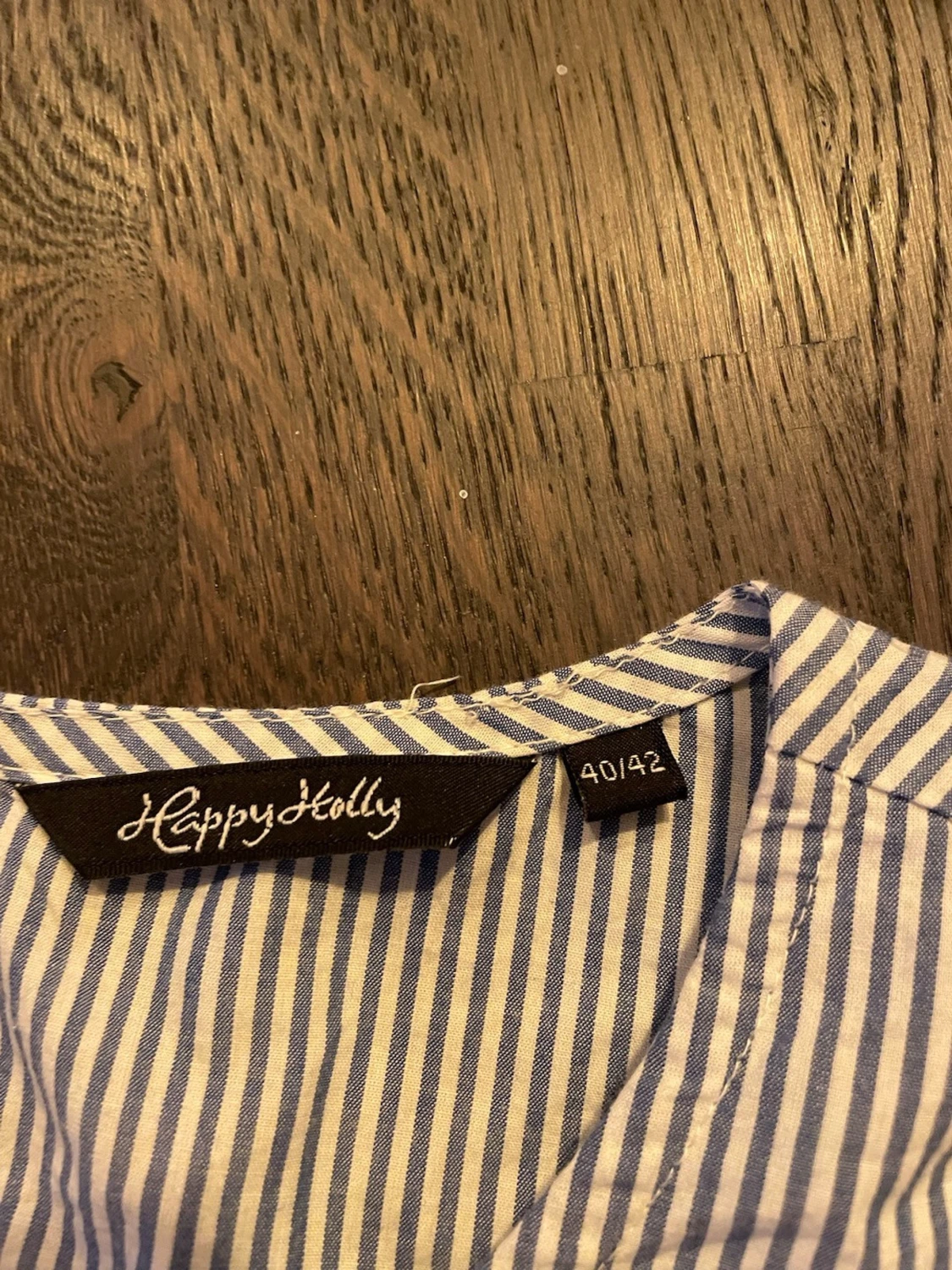 Blårandig blus med spetsdetaljer - 3