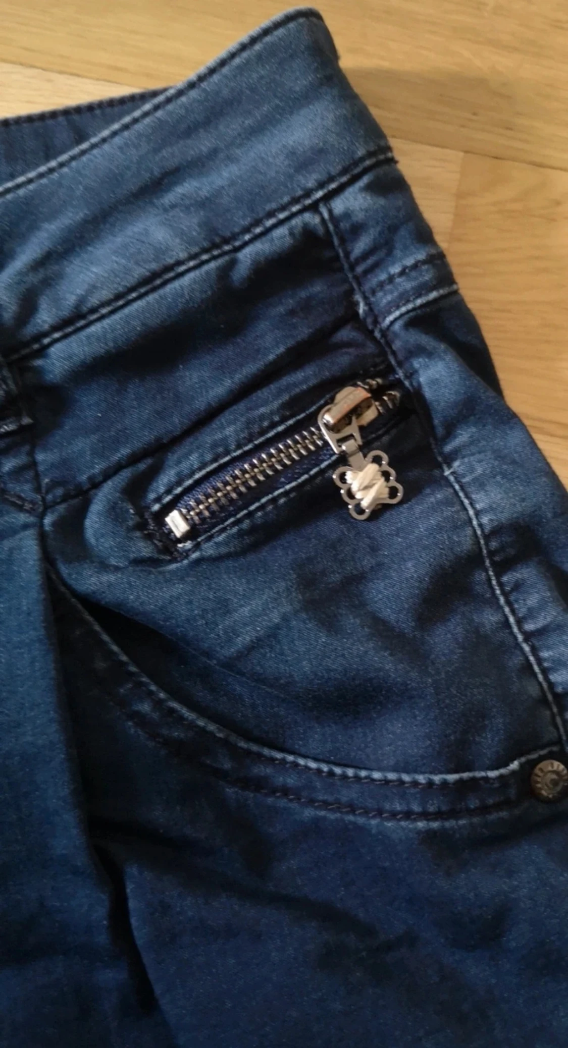 Mörkblå byxor från Mos Mosh - 2