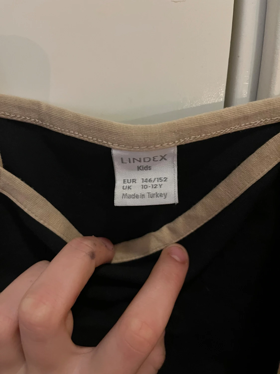 Svart linne/topp- strl 146-152 - 1